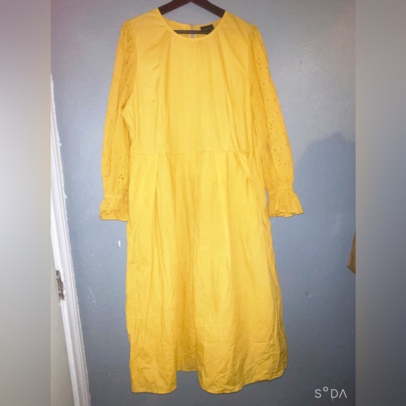 Who what wear yellow dress size X-Large leave has handmade flower not new long. - Picture 4 of 12